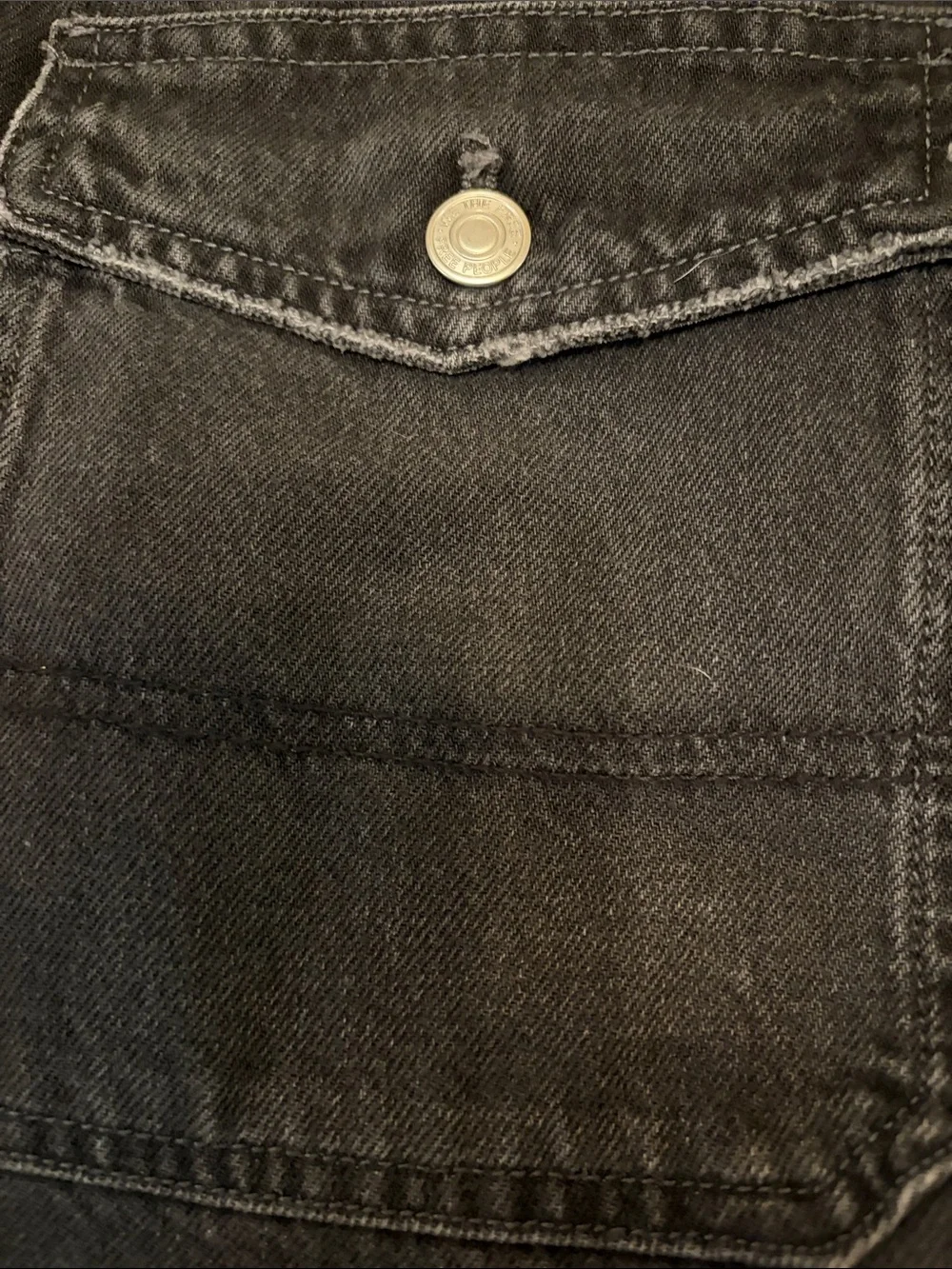We The Free, boomerang Black Jean Shorts missing one top copper rivet. - Picture 11 of 15